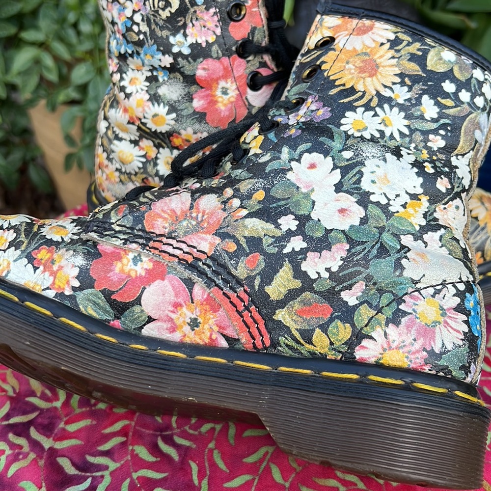 🏴󠁧󠁢󠁥󠁮󠁧󠁿 Dr. Martens MIE Sienna Miller Floral Boots UK 4 - Picture 9 of 17